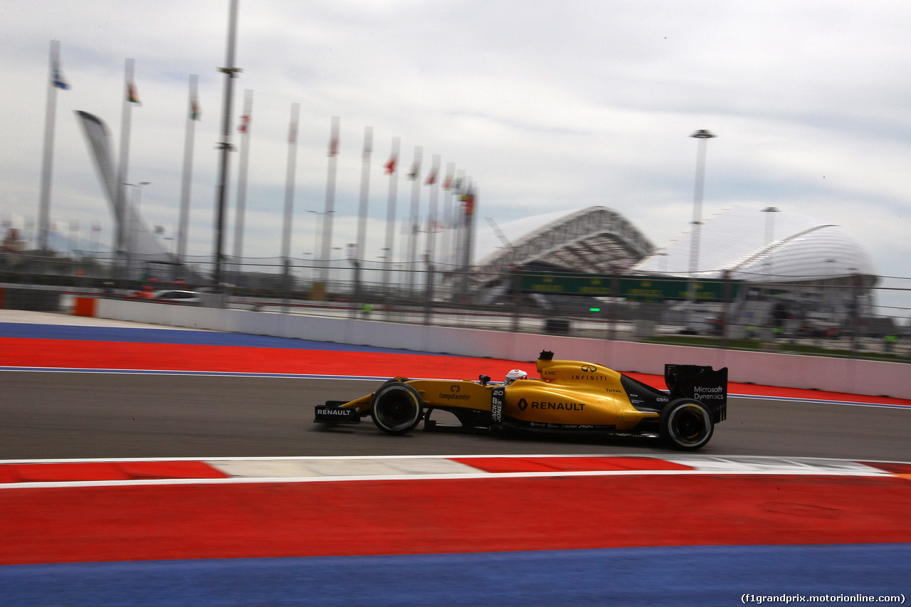 GP RUSSIA, 30.04.2016 - Prove Libere 3, Kevin Magnussen (DEN) Renault Sport F1 Team RS16