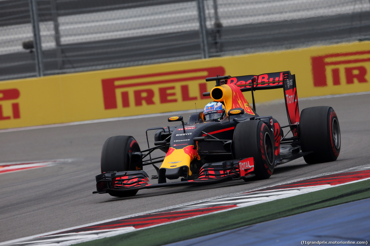 GP RUSSIA, 30.04.2016 - Prove Libere 3, Daniel Ricciardo (AUS) Red Bull Racing RB12