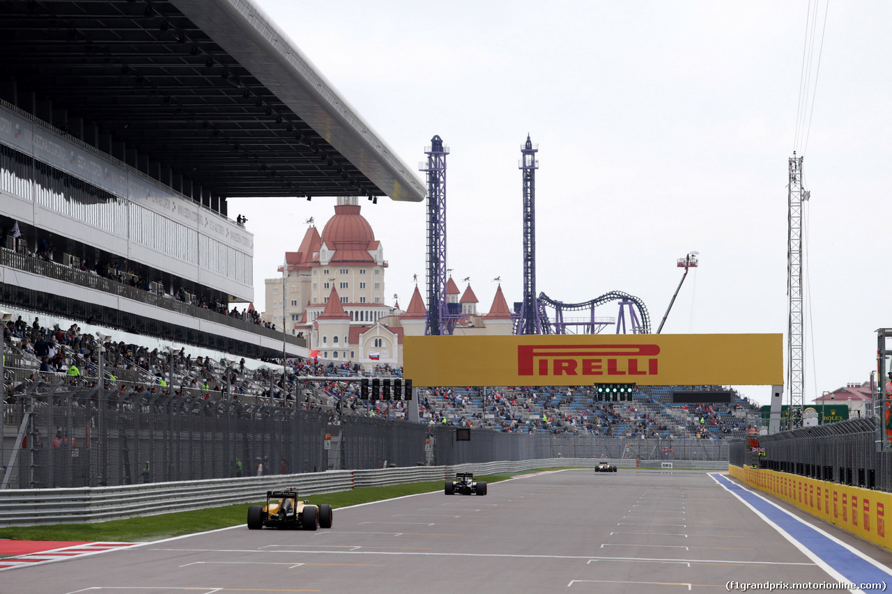 GP RUSSIA, 30.04.2016 - Prove Libere 3, Kevin Magnussen (DEN) Renault Sport F1 Team RS16