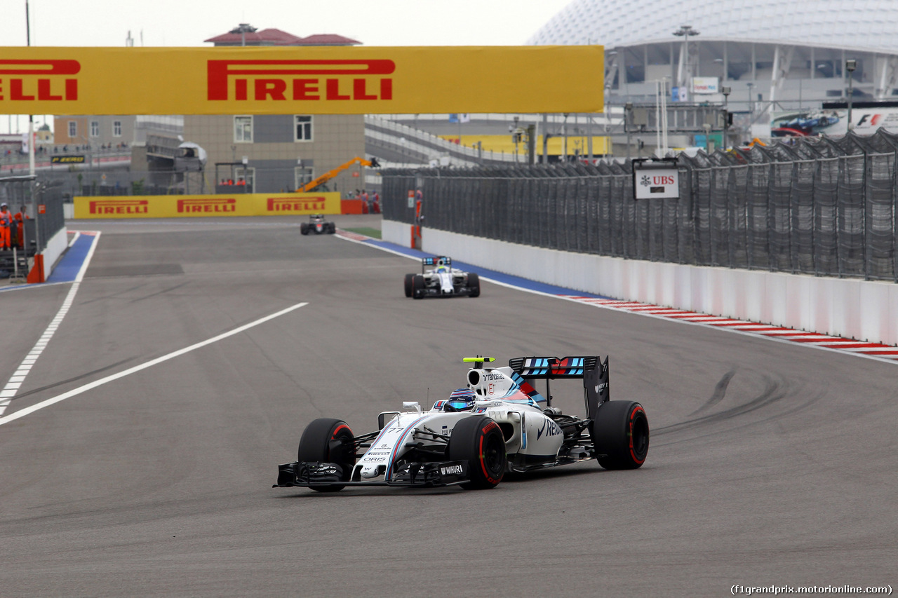 GP RUSSIA, 30.04.2016 - Qualifiche, Valtteri Bottas (FIN) Williams FW38 davanti a Felipe Massa (BRA) Williams FW38