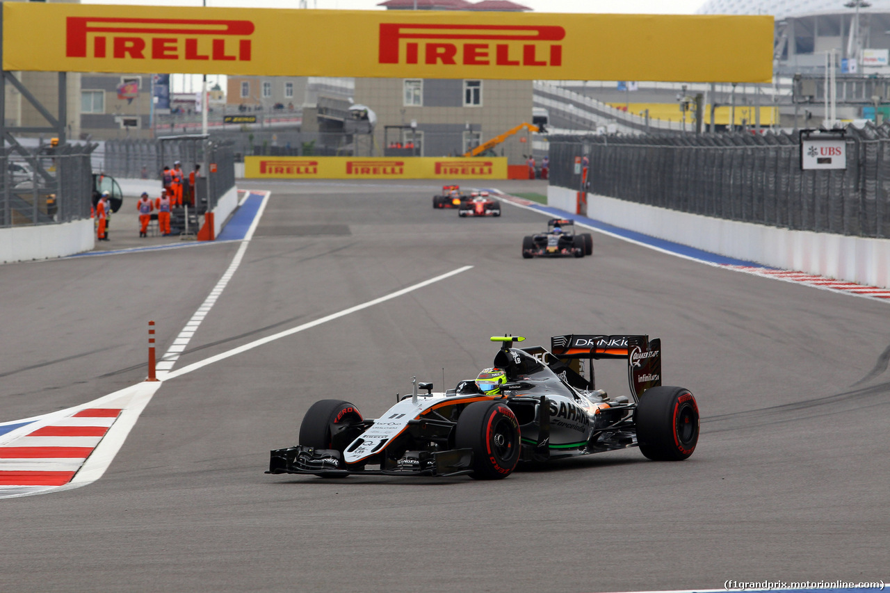 GP RUSSIA, 30.04.2016 - Qualifiche, Sergio Perez (MEX) Sahara Force India F1 VJM09