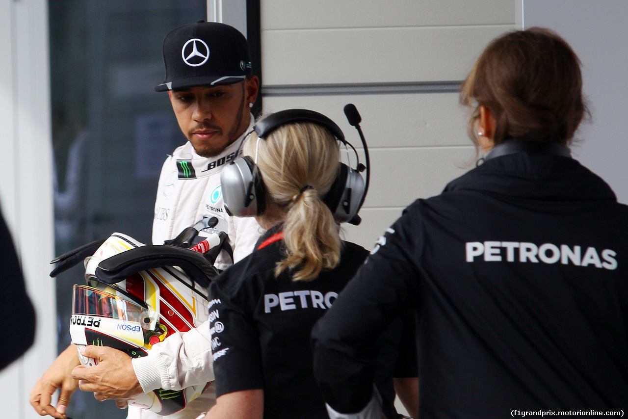 GP RUSSIA, 30.04.2016 - Qualifiche, Lewis Hamilton (GBR) Mercedes AMG F1 W07 Hybrid