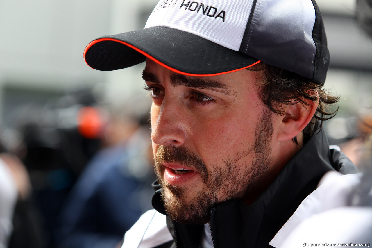 GP RUSSIA, 30.04.2016 - Qualifiche, Fernando Alonso (ESP) McLaren Honda MP4-31