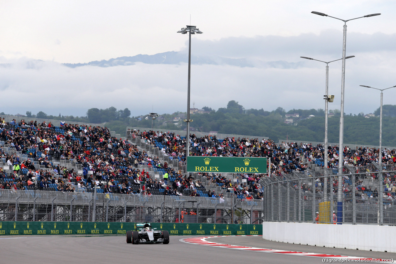 GP RUSSIA, 30.04.2016 - Qualifiche, Lewis Hamilton (GBR) Mercedes AMG F1 W07 Hybrid