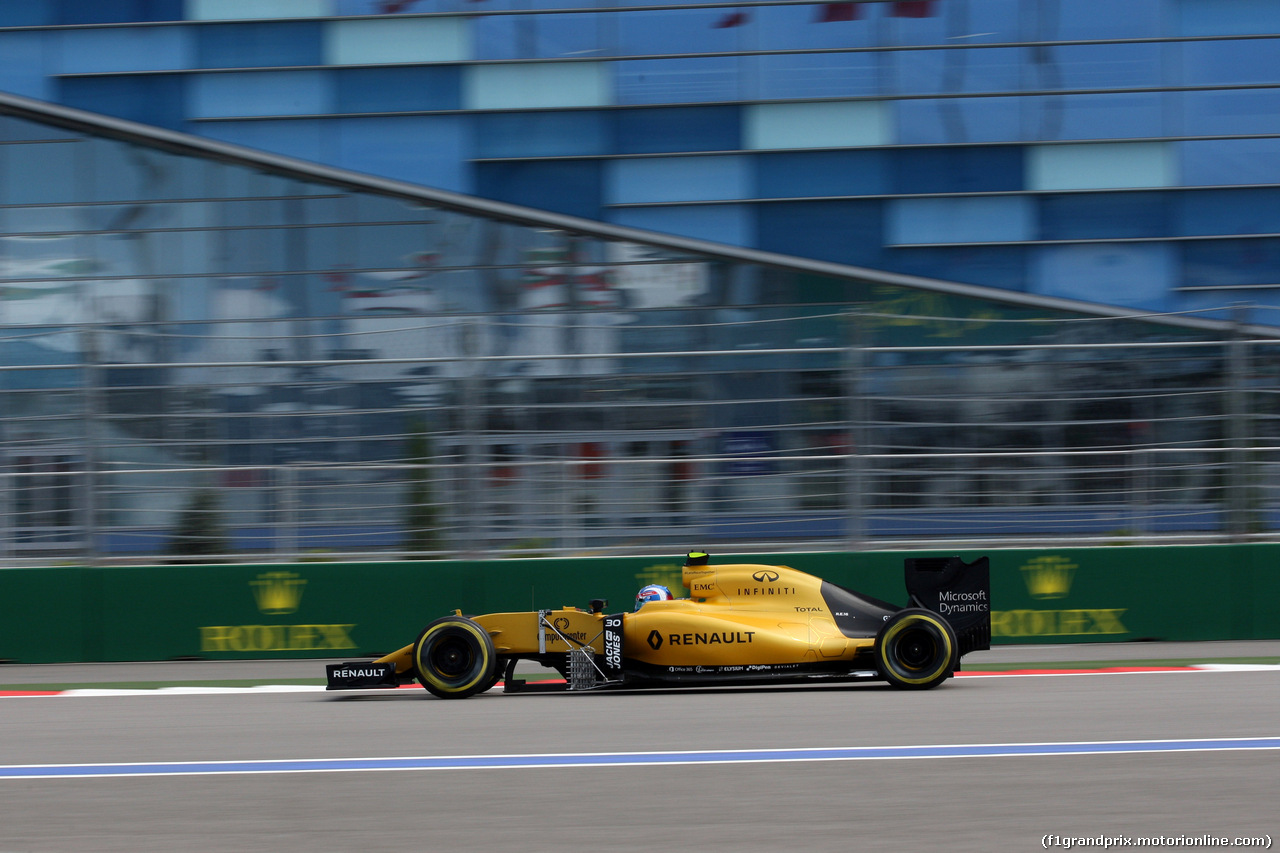 GP RUSSIA, 29.04.2016 - Prove Libere 1, Jolyon Palmer (GBR) Renault Sport F1 Team RS16