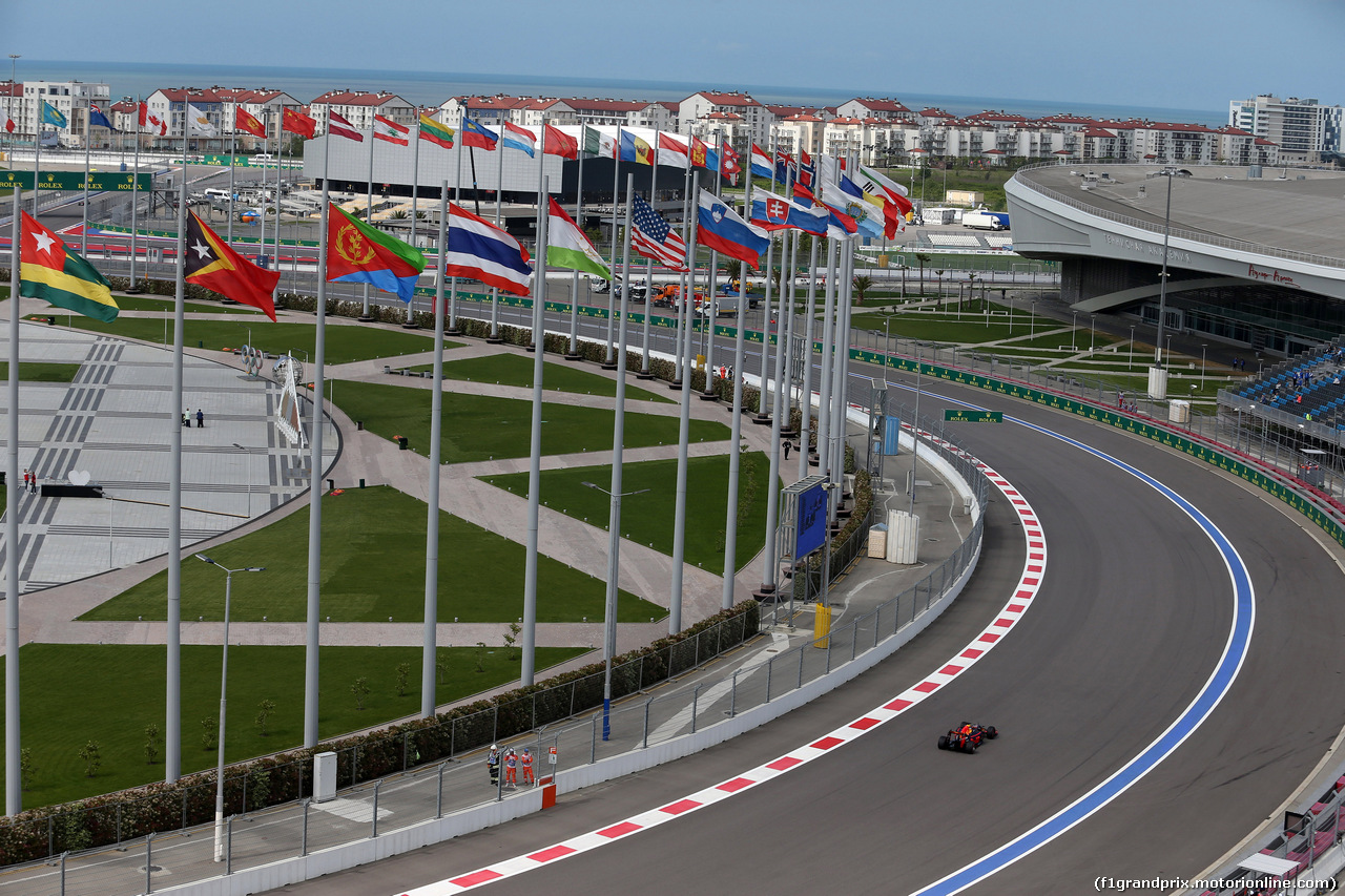 GP RUSSIA, 29.04.2016 - Prove Libere 1, Daniel Ricciardo (AUS) Red Bull Racing RB12