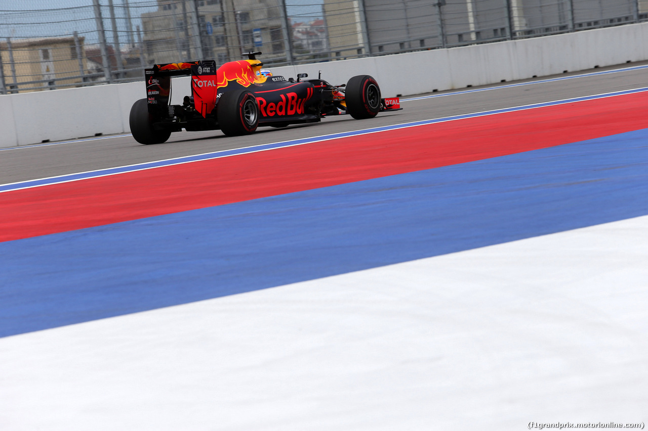 GP RUSSIA, 29.04.2016 - Prove Libere 1, Daniel Ricciardo (AUS) Red Bull Racing RB12