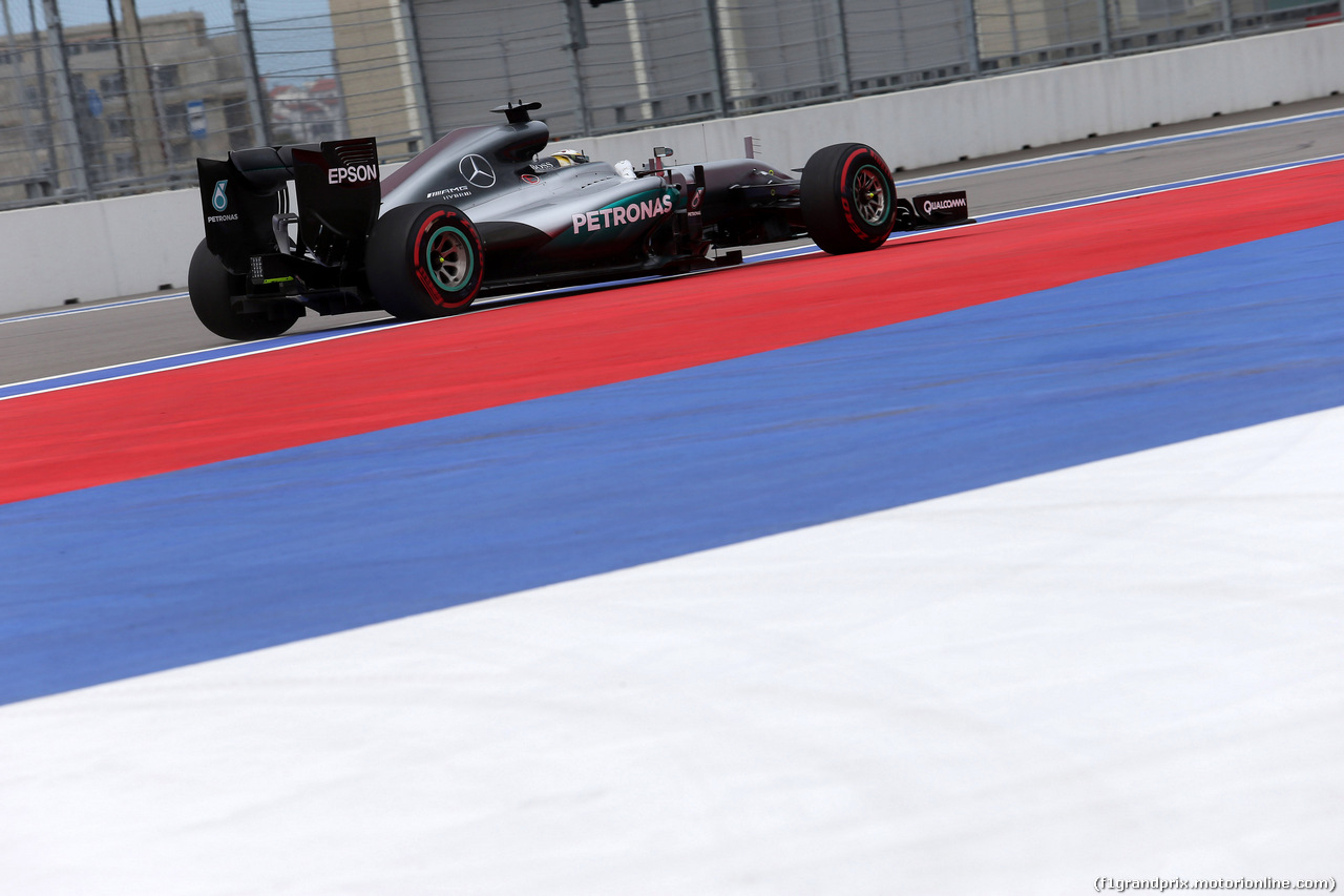 GP RUSSIA, 29.04.2016 - Prove Libere 1, Lewis Hamilton (GBR) Mercedes AMG F1 W07 Hybrid