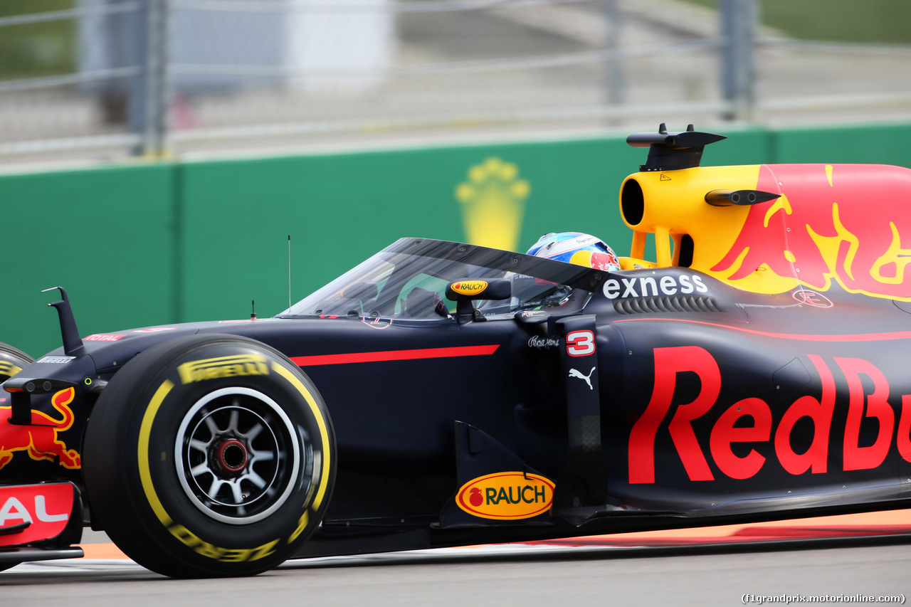 GP RUSSIA, 29.04.2016 - Prove Libere 1, Daniel Ricciardo (AUS) Red Bull Racing RB12 with Aeroscreen