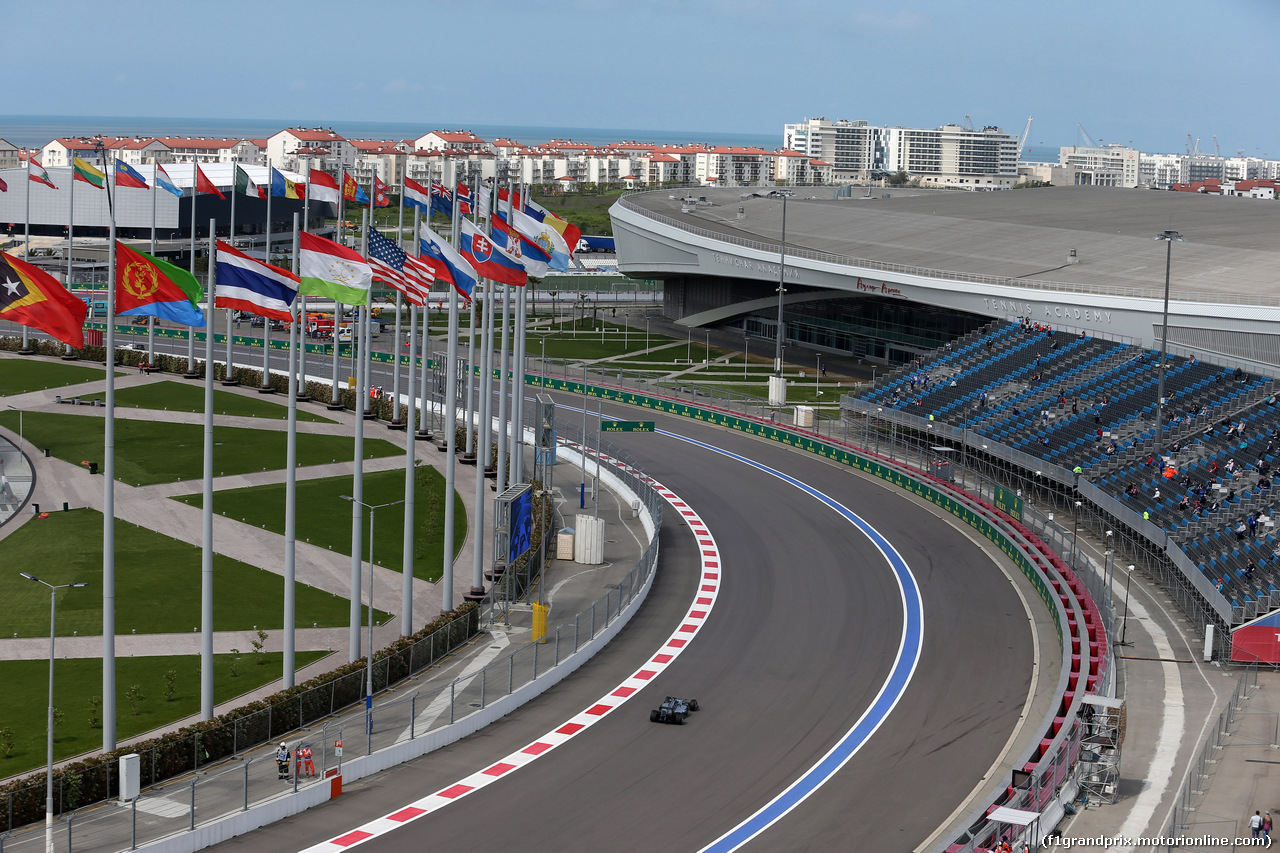 GP RUSSIA, 29.04.2016 - Prove Libere 1, Lewis Hamilton (GBR) Mercedes AMG F1 W07 Hybrid