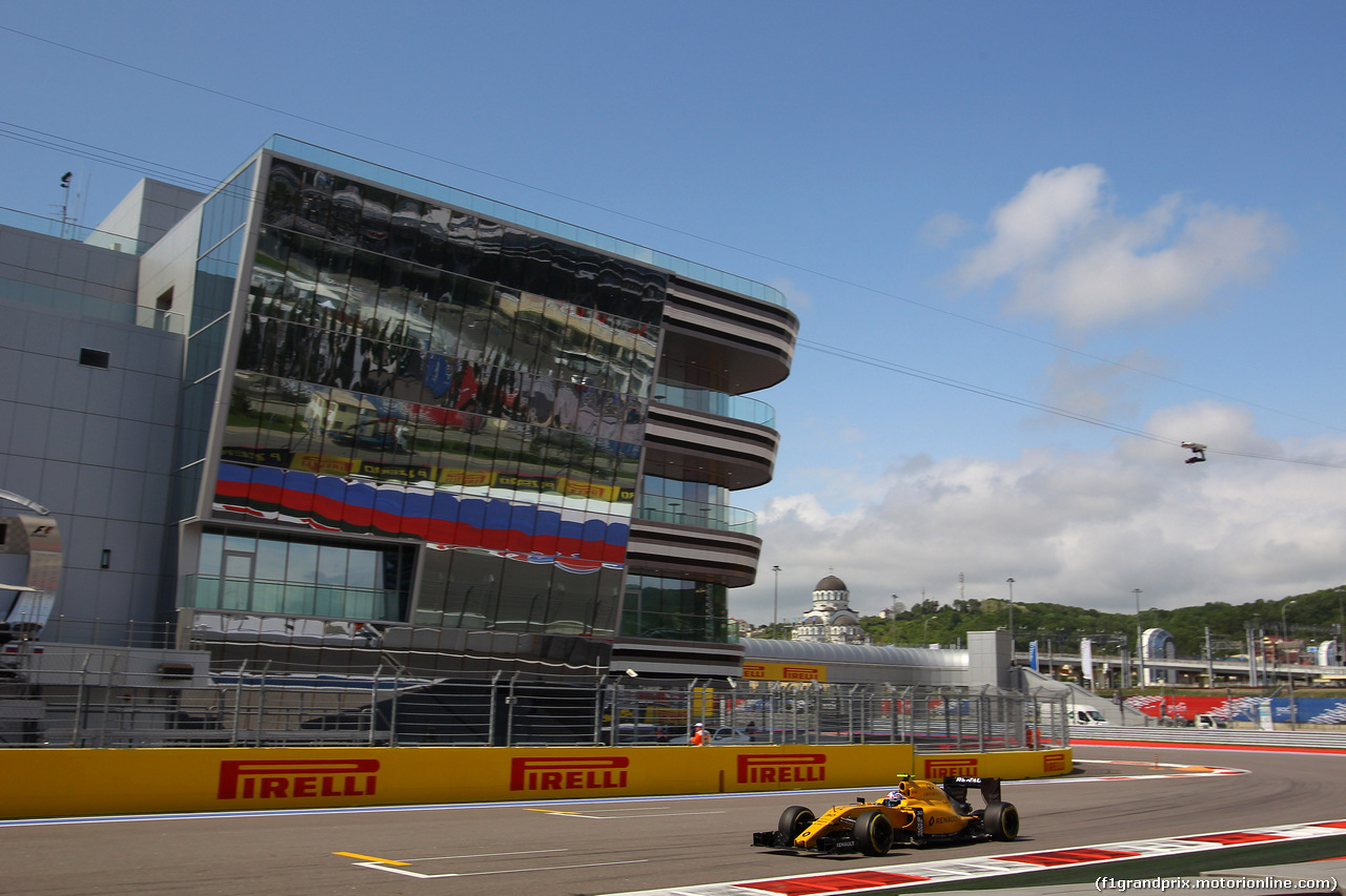 GP RUSSIA, 29.04.2016 - Prove Libere 2, Jolyon Palmer (GBR) Renault Sport F1 Team RS16