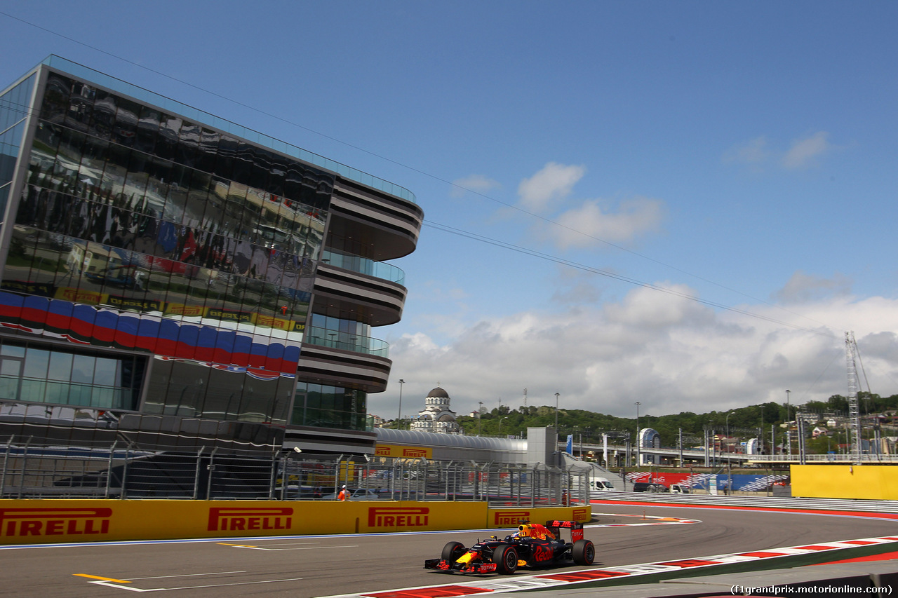 GP RUSSIA, 29.04.2016 - Prove Libere 2, Daniel Ricciardo (AUS) Red Bull Racing RB12