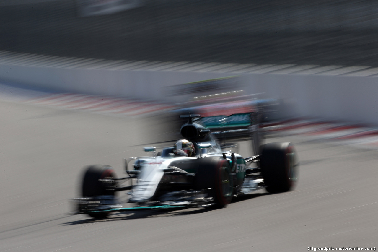 GP RUSSIA, 29.04.2016 - Prove Libere 2, Lewis Hamilton (GBR) Mercedes AMG F1 W07 Hybrid