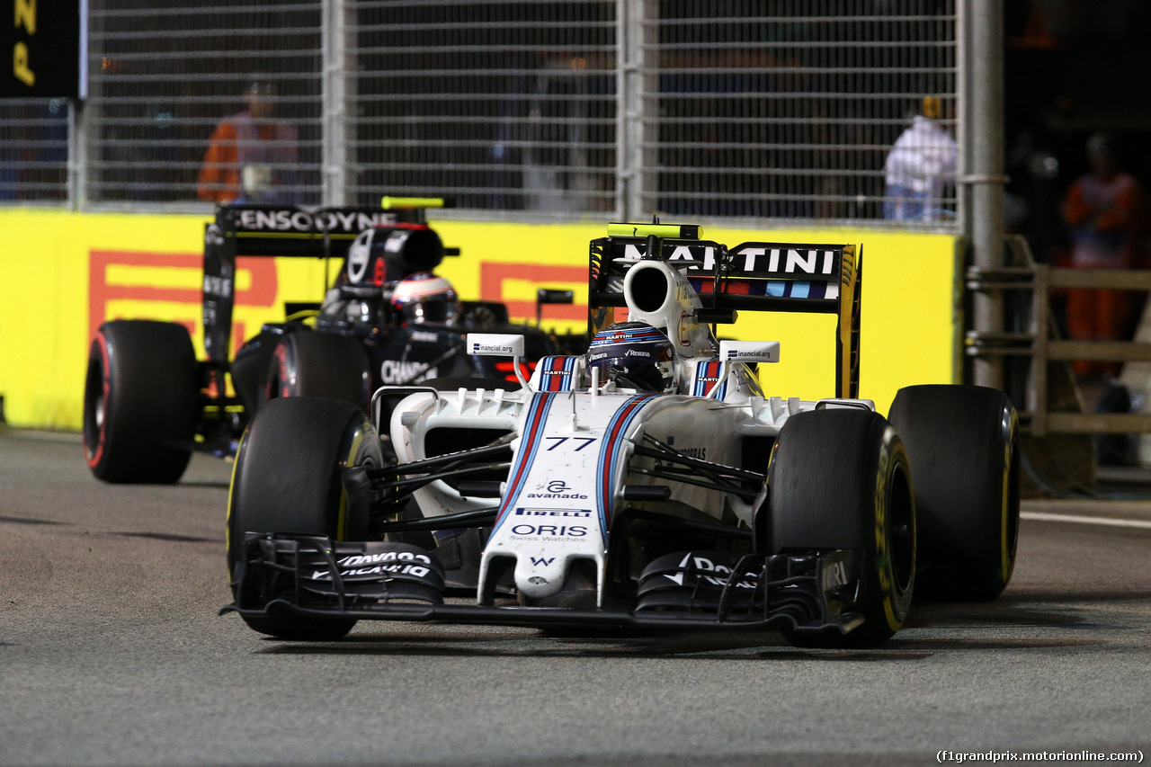 GP SINGAPORE, 18.09.2016 - Gara, Valtteri Bottas (FIN) Williams FW38 davanti a Jenson Button (GBR)  McLaren Honda MP4-31