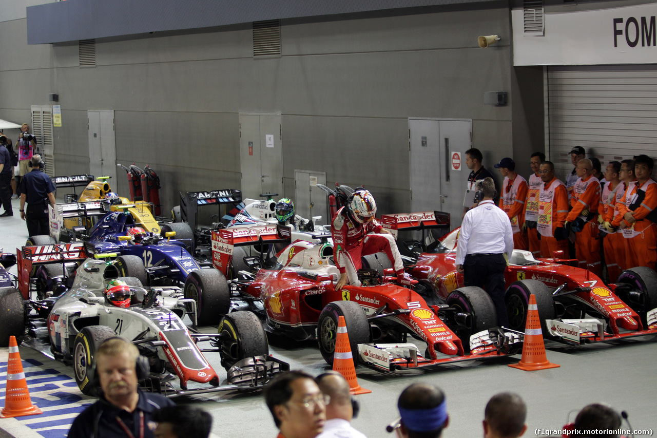 GP SINGAPORE, 18.09.2016 - Gara, Sebastian Vettel (GER) Ferrari SF16-H