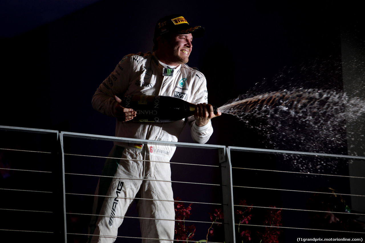 GP SINGAPORE, 18.09.2016 - Gara, Nico Rosberg (GER) Mercedes AMG F1 W07 Hybrid vincitore