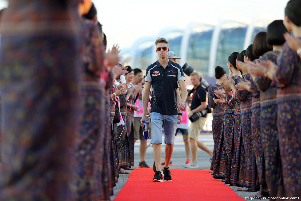 GP SINGAPORE, 18.09.2016 - Daniil Kvyat (RUS) Scuderia Toro Rosso STR11