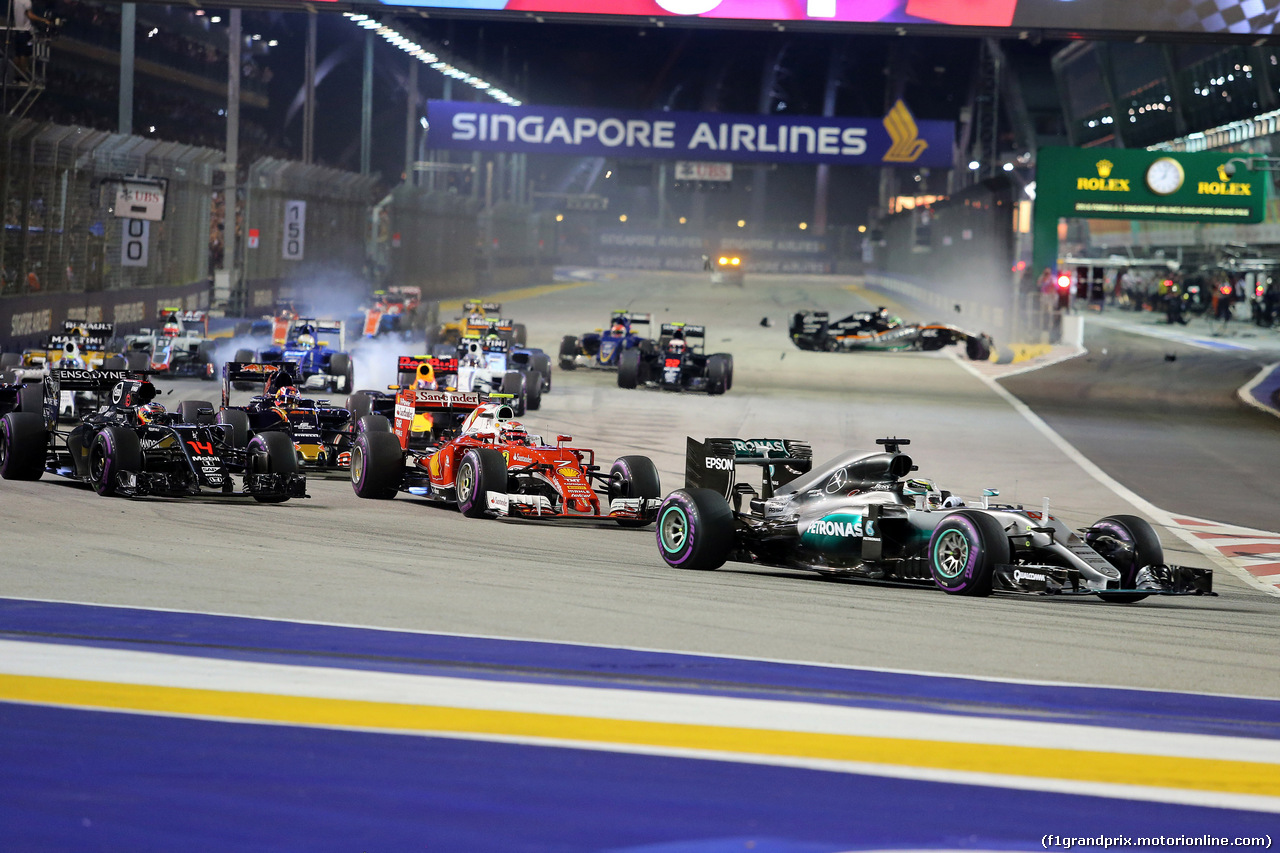 GP SINGAPORE, 18.09.2016 - Gara, Crash, Nico Hulkenberg (GER) Sahara Force India F1 VJM09