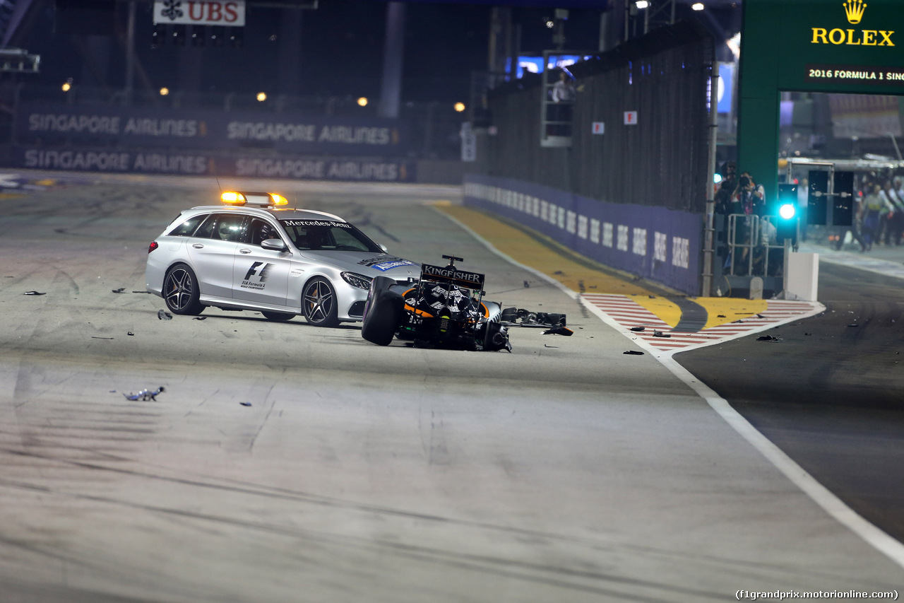 GP SINGAPORE, 18.09.2016 - Gara, Crash, Nico Hulkenberg (GER) Sahara Force India F1 VJM09