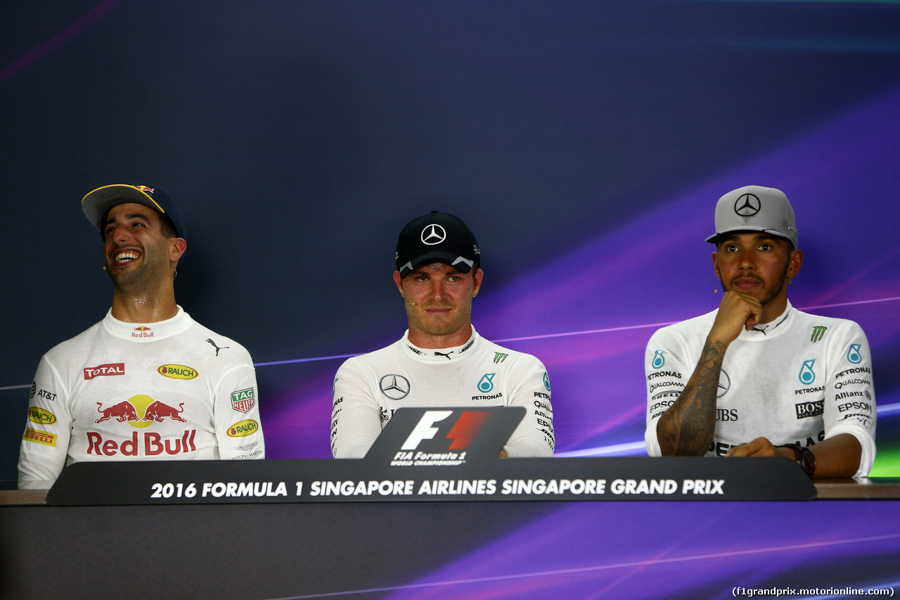 GP SINGAPORE, 18.09.2016 - Gara, Conferenza Stampa, Daniel Ricciardo (AUS) Red Bull Racing RB12, Nico Rosberg (GER) Mercedes AMG F1 W07 Hybrid e Lewis Hamilton (GBR) Mercedes AMG F1 W07 Hybrid