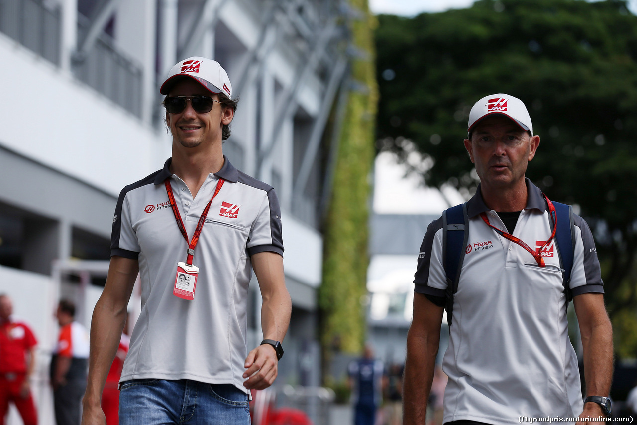 GP SINGAPORE, 15.09.2016 - Esteban Gutierrez (MEX) Haas F1 Team VF-16