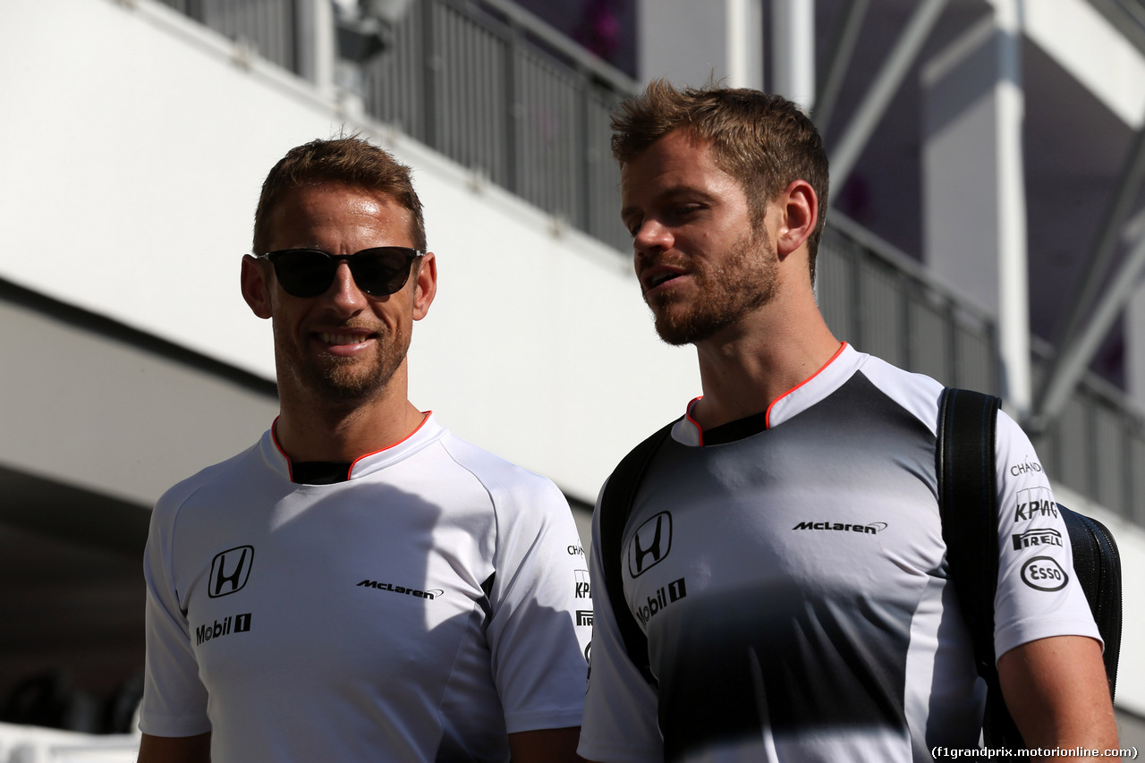 GP SINGAPORE, 15.09.2016 - (L-R) Jenson Button (GBR)  McLaren Honda MP4-31