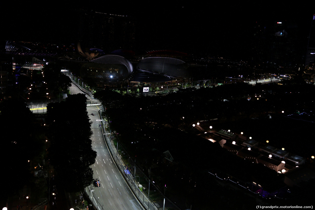 GP SINGAPORE, 16.09.2016 - Prove Libere 2, Jolyon Palmer (GBR) Renault Sport F1 Team RS16