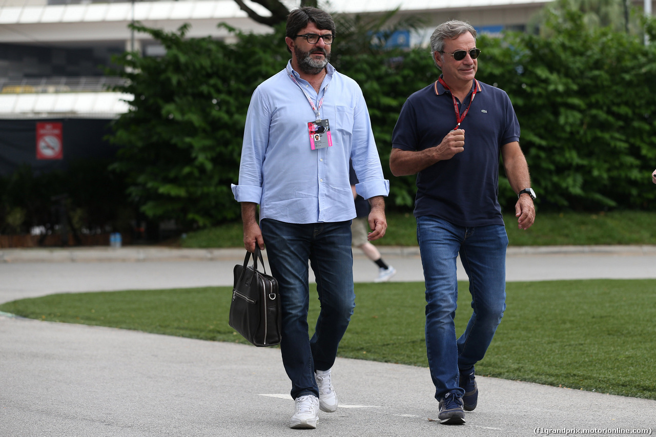 GP SINGAPORE, 17.09.2016 - (L-R) Luis Garcia Abad (ESP), manager of Fernando Alonso (ESP) e Carlos Sainz (ESP) WRC Champion former