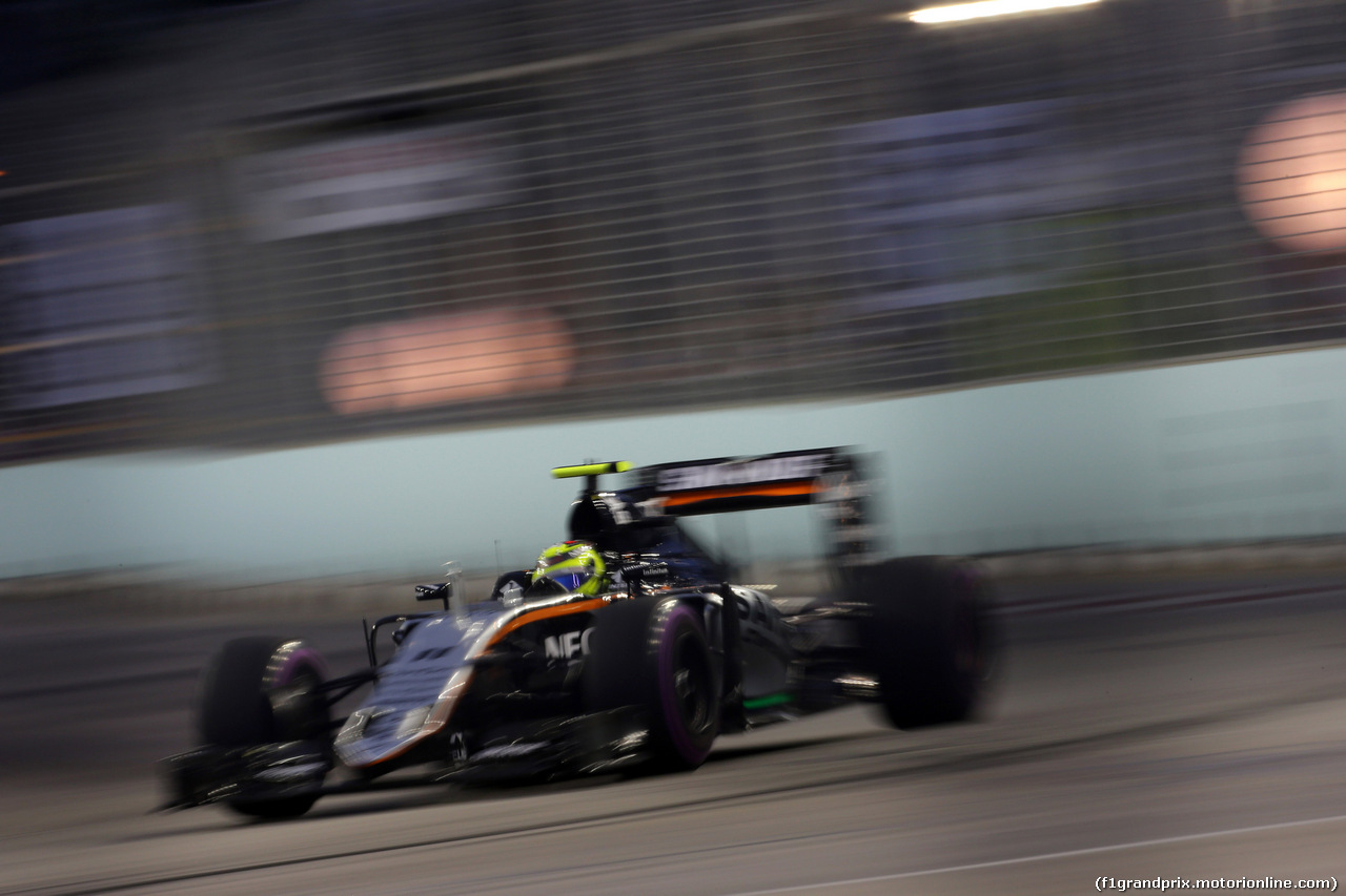 GP SINGAPORE, 17.09.2016 - Prove Libere 3, Sergio Perez (MEX) Sahara Force India F1 VJM09