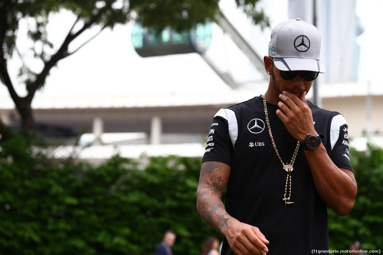 GP SINGAPORE, 17.09.2016 - Prove Libere 3, Lewis Hamilton (GBR) Mercedes AMG F1 W07 Hybrid