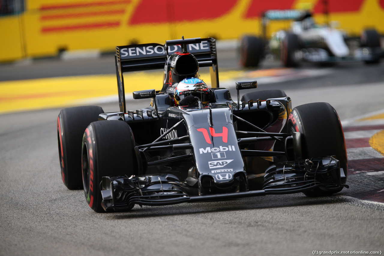 GP SINGAPORE, 17.09.2016 - Prove Libere 3, Fernando Alonso (ESP) McLaren Honda MP4-31