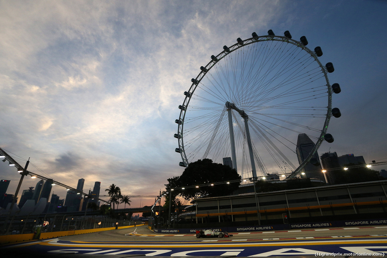 GP SINGAPORE, 17.09.2016 - Prove Libere 3, Romain Grosjean (FRA) Haas F1 Team VF-16