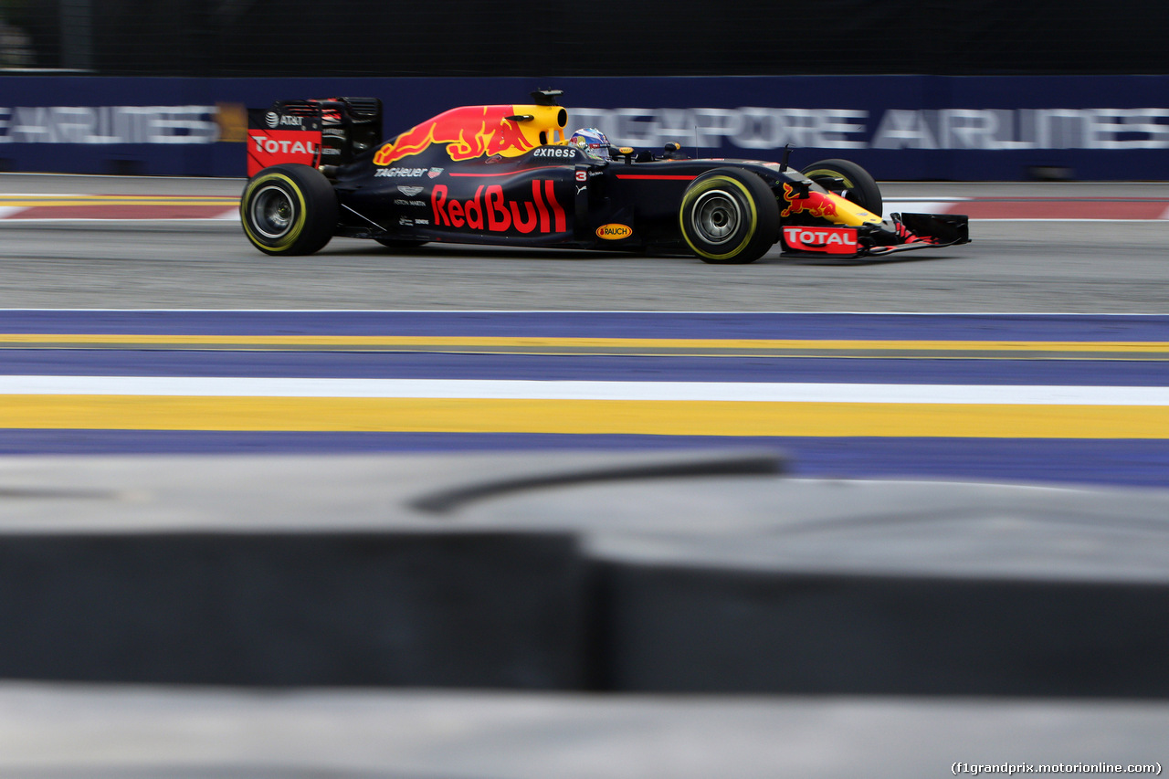 GP SINGAPORE, 17.09.2016 - Prove Libere 3, Daniel Ricciardo (AUS) Red Bull Racing RB12