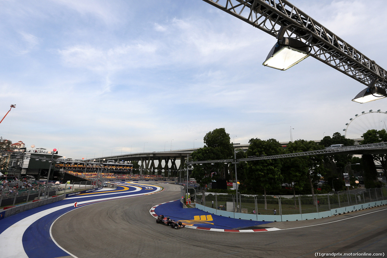 GP SINGAPORE, 17.09.2016 - Prove Libere 3, Carlos Sainz Jr (ESP) Scuderia Toro Rosso STR11