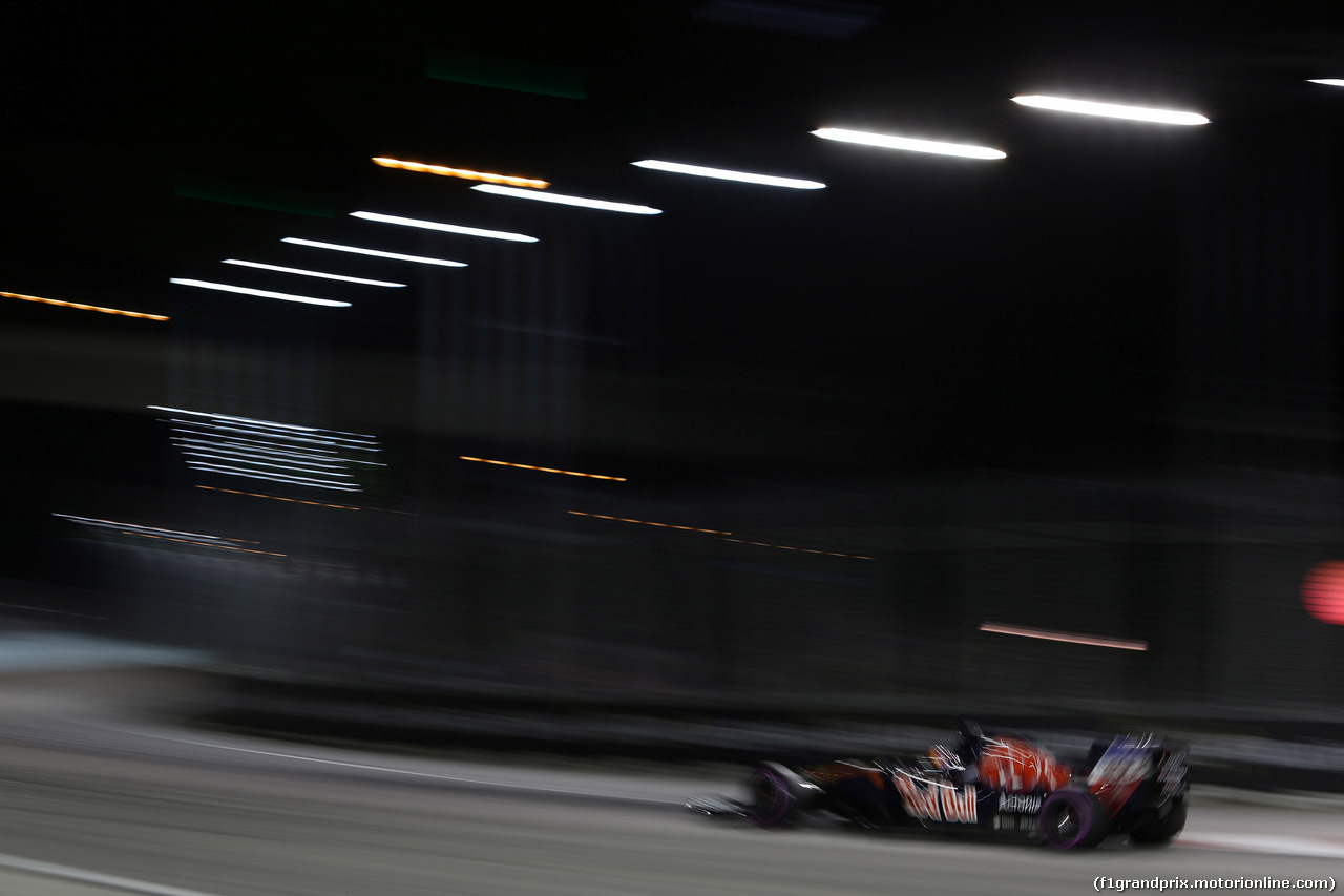 GP SINGAPORE, 17.09.2016 - Qualifiche, Daniil Kvyat (RUS) Scuderia Toro Rosso STR11