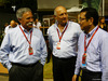 GP SINGAPORE, 17.09.2016 - Qualifiche, (L to R): Chase Carey (USA) Formula One Group Chairman with Ron Dennis (GBR) McLaren Executive Chairman e Takahiro Hachigo (JPN) Honda CEO.