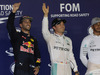 GP SINGAPORE, 17.09.2016 - Qualifiche, secondo Daniel Ricciardo (AUS) Red Bull Racing RB12, Nico Rosberg (GER) Mercedes AMG F1 W07 Hybrid pole position e terzo Lewis Hamilton (GBR) Mercedes AMG F1 W07 Hybrid