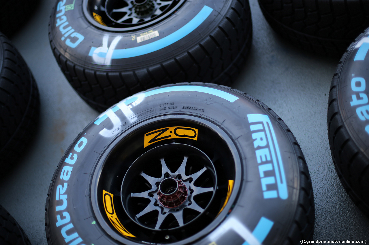 GP SINGAPORE, 15.09.2016 - Pirelli Tyres e OZ Wheels