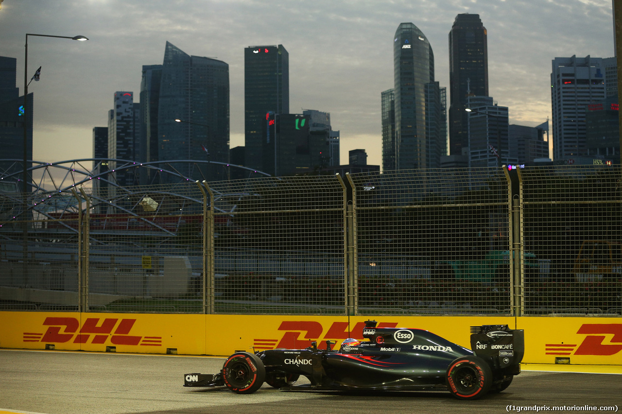 GP SINGAPORE, 16.09.2016 - Prove Libere 1, Fernando Alonso (ESP) McLaren Honda MP4-31