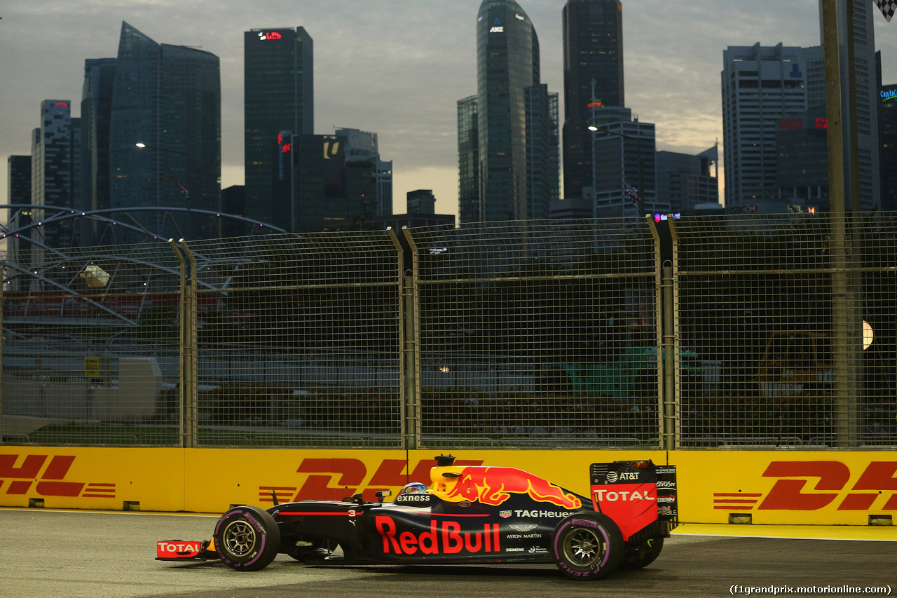 GP SINGAPORE, 16.09.2016 - Prove Libere 1, Daniel Ricciardo (AUS) Red Bull Racing RB12