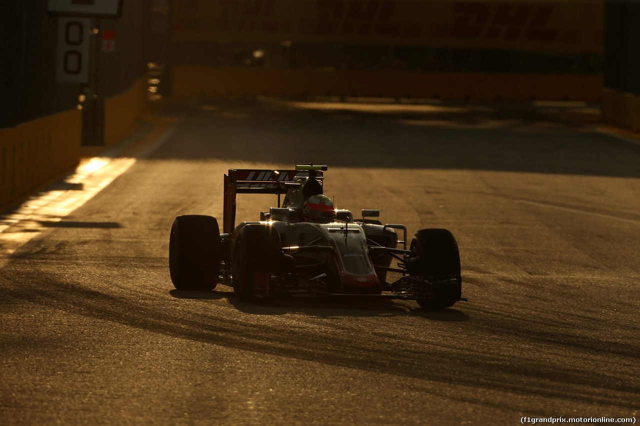 GP SINGAPORE, 16.09.2016 - Prove Libere 1, Esteban Gutierrez (MEX) Haas F1 Team VF-16