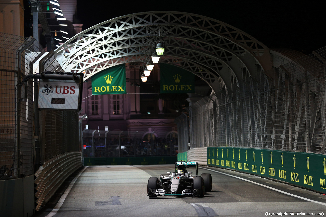 GP SINGAPORE, 16.09.2016 - Prove Libere 2, Lewis Hamilton (GBR) Mercedes AMG F1 W07 Hybrid