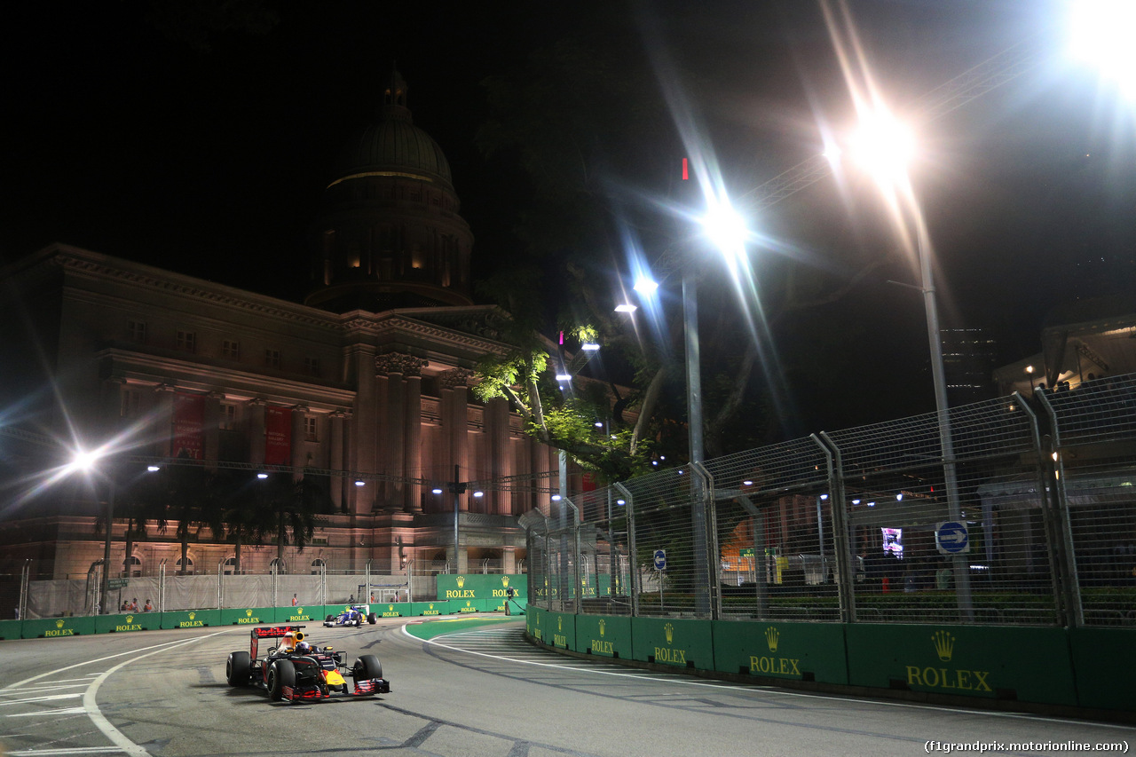 GP SINGAPORE, 16.09.2016 - Prove Libere 2, Daniel Ricciardo (AUS) Red Bull Racing RB12