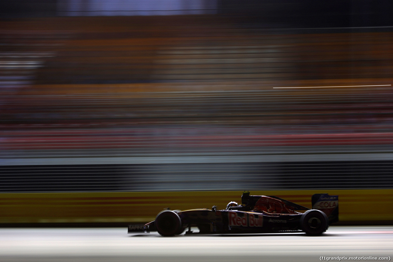 GP SINGAPORE, 16.09.2016 - Prove Libere 2, Carlos Sainz Jr (ESP) Scuderia Toro Rosso STR11