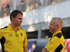GP SINGAPORE, 16.09.2016 -(L to R): Alan Permane (GBR) Renault Sport F1 Team Trackside Operations Director with Paul Seaby (GBR) Renault Sport F1 Team, Team Manager.