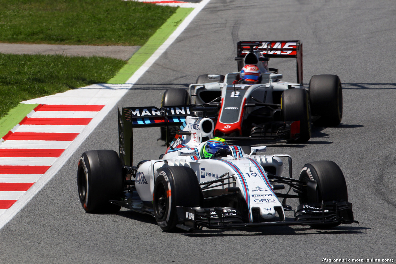 GP SPAGNA, 15.05.2016- Gara 2, Felipe Massa (BRA) Williams FW38 e Romain Grosjean (FRA) Haas F1 Team VF-16