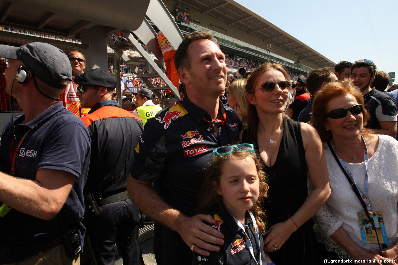 GP SPAGNA, 15.05.2016- Gara 2, Christian Horner (GBR), Red Bull Racing, Sporting Director e sua moglie