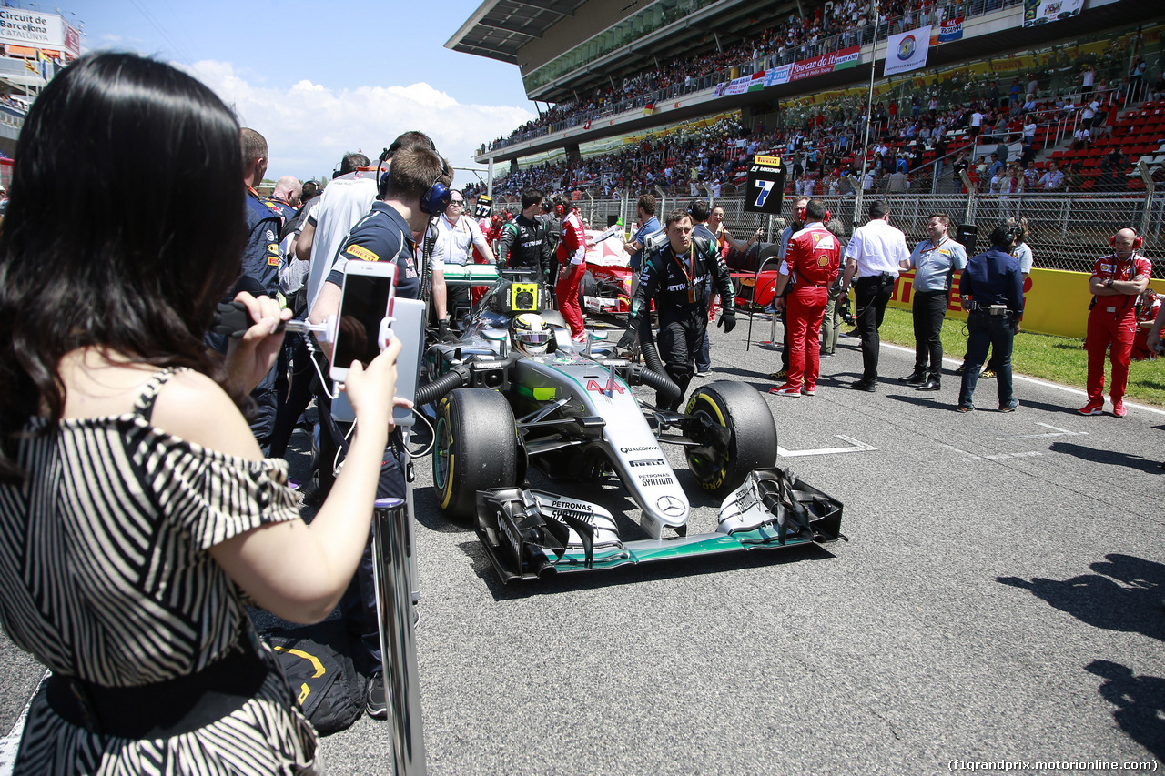 GP SPAGNA, 15.05.2016- Gara 2, Lewis Hamilton (GBR) Mercedes AMG F1 W07 Hybrid