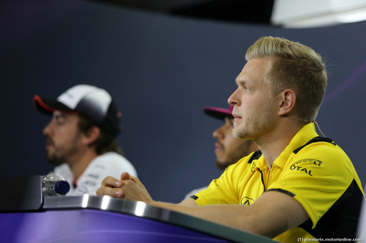 GP SPAGNA, 12.05.2016 -  Conferenza Stampa, (L-R) Fernando Alonso (ESP) McLaren Honda MP4-31, Lewis Hamilton (GBR) Mercedes AMG F1 W07 Hybrid e Kevin Magnussen (DEN) Renault Sport F1 Team RS16
