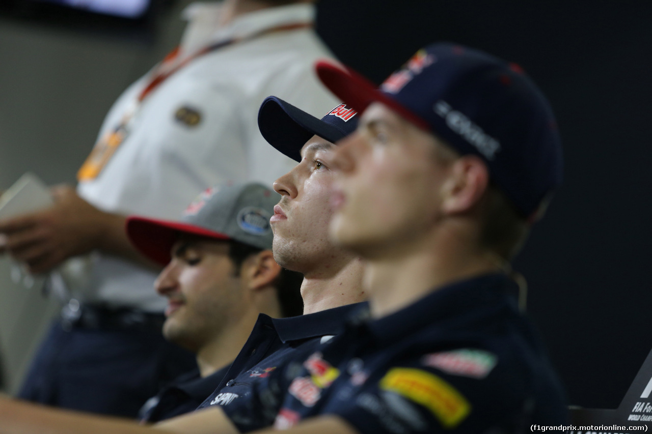 GP SPAGNA, 12.05.2016 -  Conferenza Stampa, (L-R) Carlos Sainz Jr (ESP) Scuderia Toro Rosso STR11, Daniil Kvyat (RUS) Scuderia Toro Rosso STR11 e Max Verstappen (NED) Red Bull Racing RB12